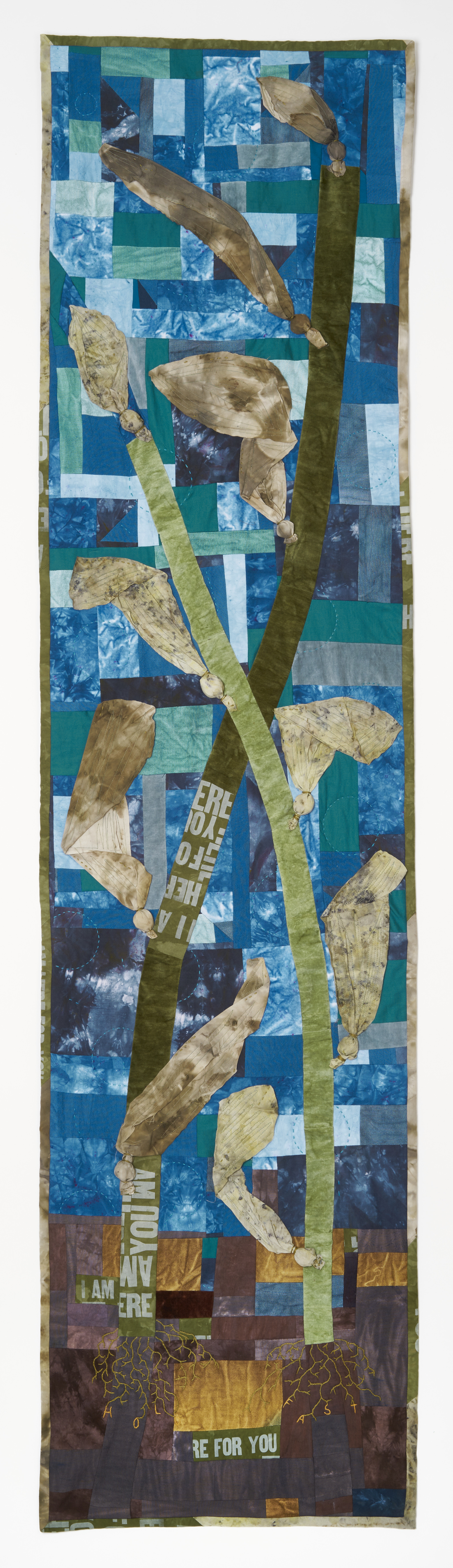 quilt of pieced giant kelp with dimensional bulbs and waving fronds